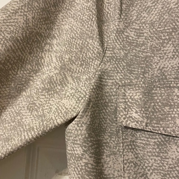 Athena Light tan Long Sleeve Zuma print dress  (new worn) and adorable Medium - Picture 6 of 8